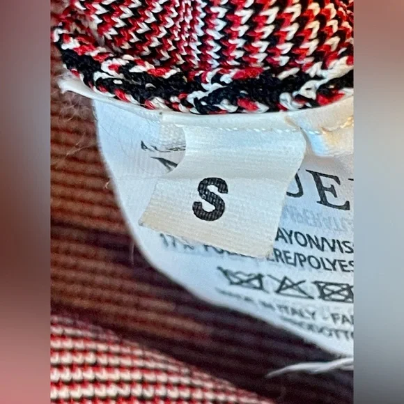 Alexander McQueen white Intarsia knit top, size S, Red/black, EUC - Picture 14 of 14